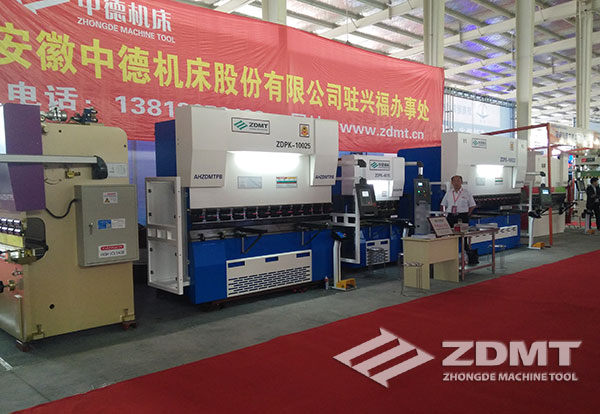 中德折彎機(jī)剪板機(jī)亮相2016第四屆中國廚都酒店用品展覽會3 中德折彎機(jī)剪板機(jī)亮相2016第四屆中國廚都酒店用品展覽會3