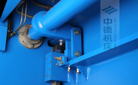 ZDPK-6325配有中德公司最新型扭軸同步裝置，強(qiáng)度高，能調(diào)節(jié)，專利技術(shù).jpg